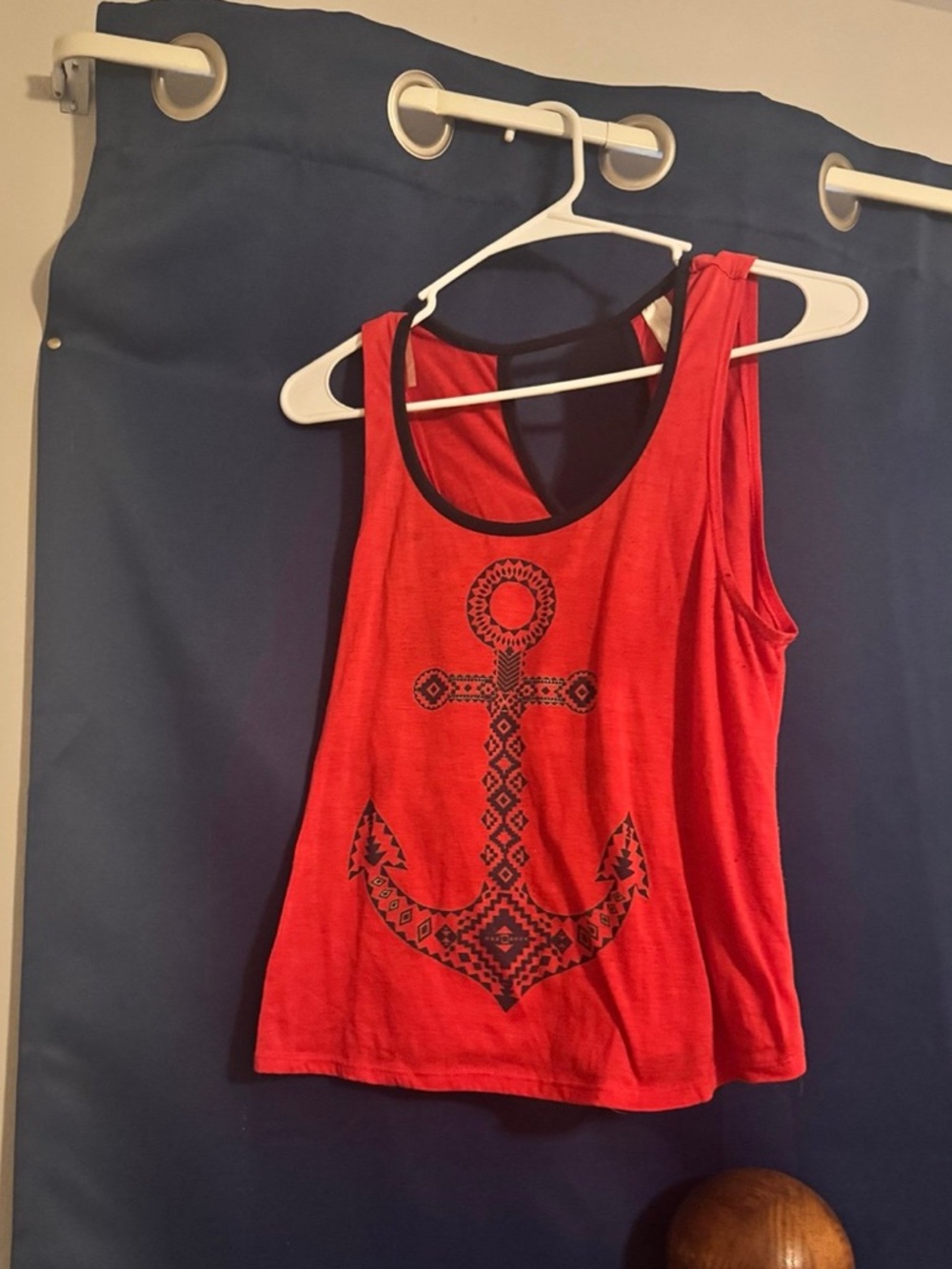 Women’s Red Anchor Graphic Tank Top size medium